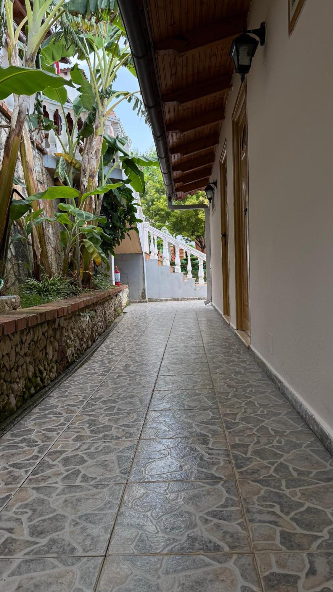 Ramosaco, Radhime, Vlore Hotel
